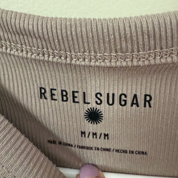 Women's Taupe Short Sleeve Top - Picture 3 of 4